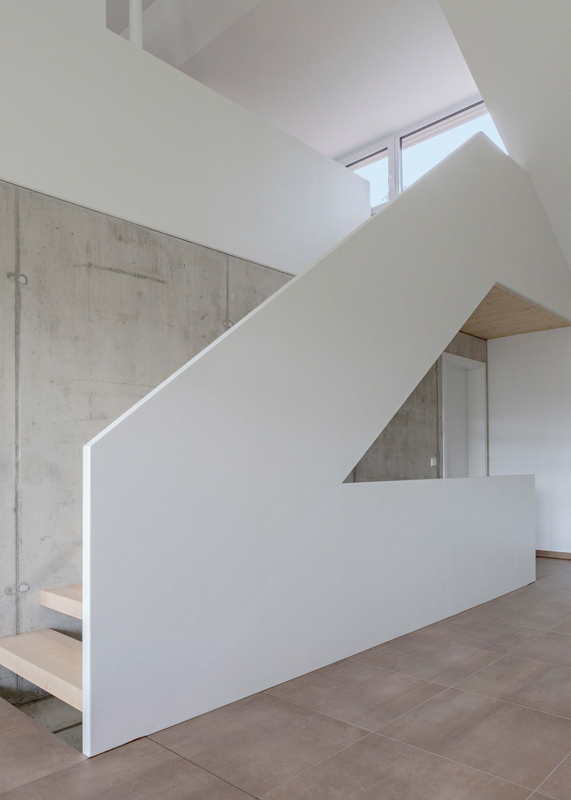 minimalistische Treppe Sichtbeton, Julian Wolf Architektur Mühlacker