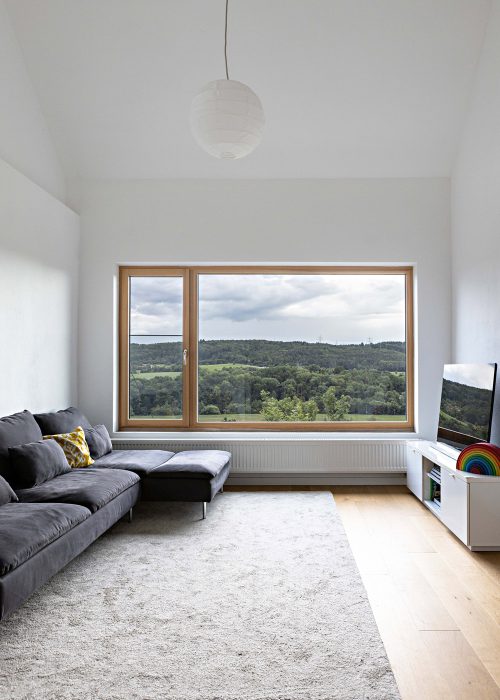 Fenster mit Ausblick, Wohnzimmer Julian Wolf Architektur Mühlacker